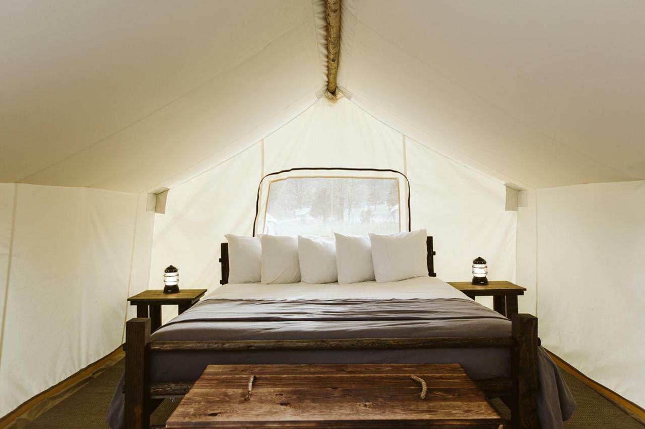 Under Canvas Glacier Coram المظهر الخارجي الصورة